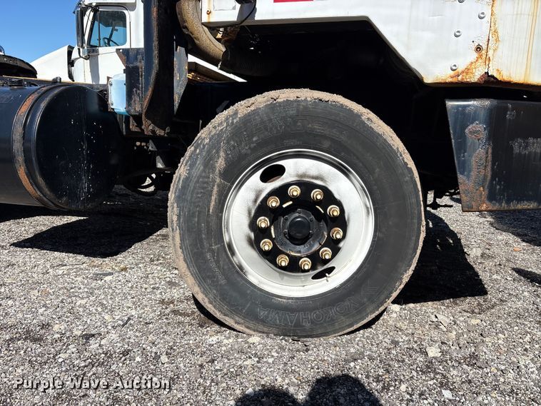 image for item YA2681 2002 Kalmar Ottawa yard truck