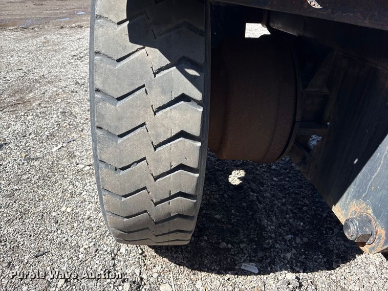 image for item YA2681 2002 Kalmar Ottawa yard truck