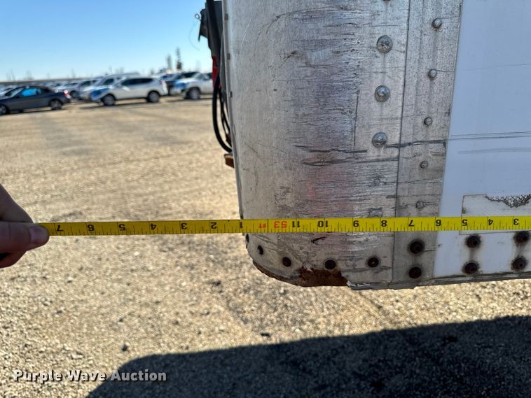 image for item YA2682 1995 Wabash dry van trailer