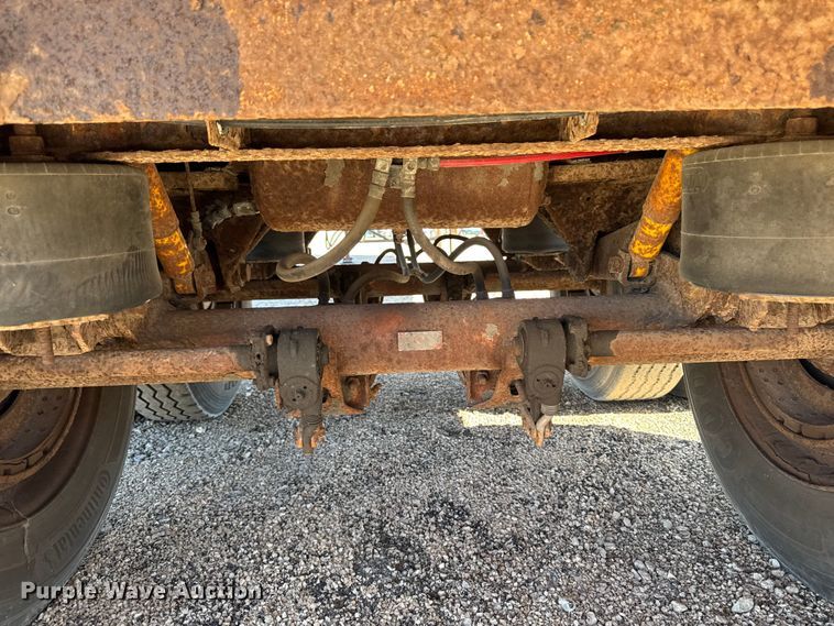 image for item YA2682 1995 Wabash dry van trailer