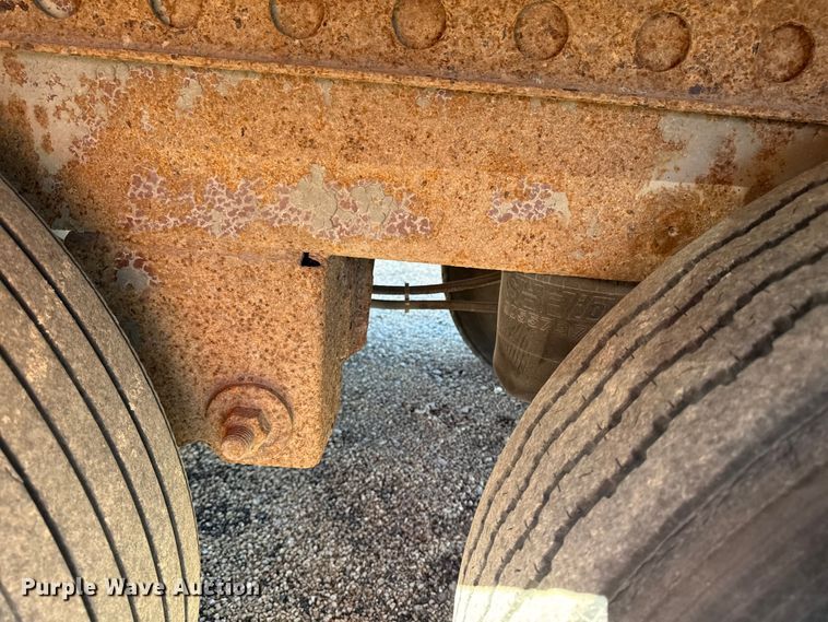 image for item YA2682 1995 Wabash dry van trailer