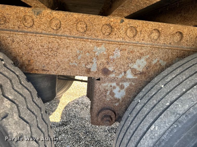 image for item YA2682 1995 Wabash dry van trailer