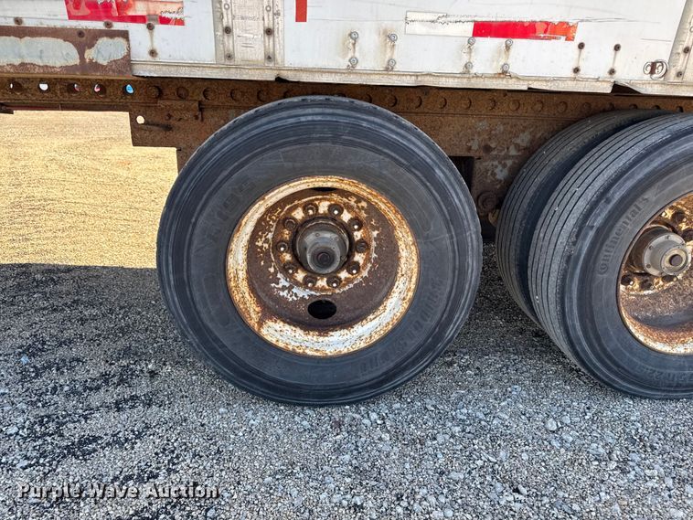 image for item YA2682 1995 Wabash dry van trailer