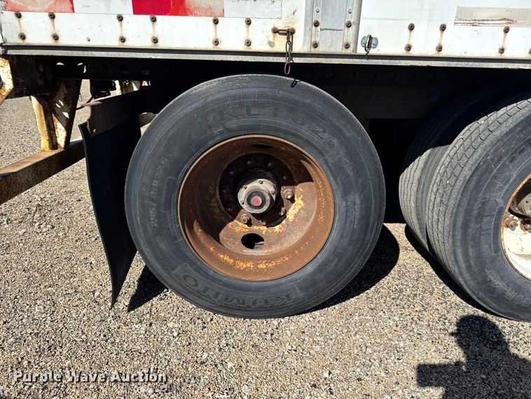 image for item YA2682 1995 Wabash dry van trailer