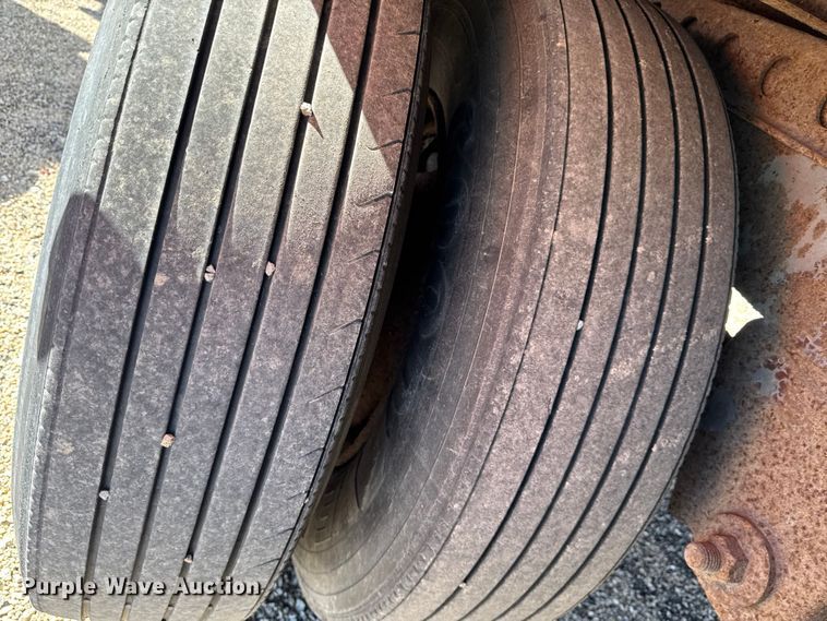 image for item YA2682 1995 Wabash dry van trailer