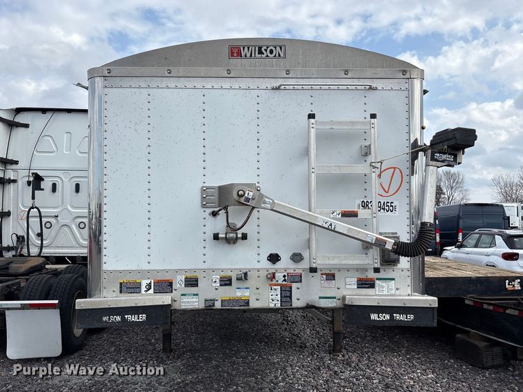 image for item YA2749 2018 Wilson DWH-650 grain trailer