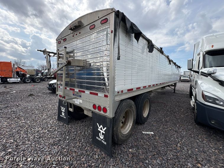 image for item YA2749 2018 Wilson DWH-650 grain trailer