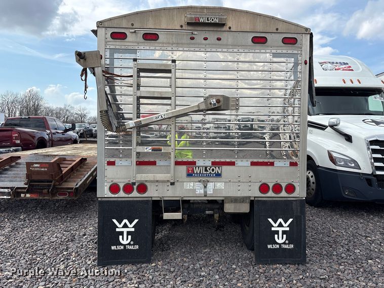 image for item YA2749 2018 Wilson DWH-650 grain trailer