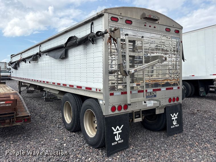image for item YA2749 2018 Wilson DWH-650 grain trailer
