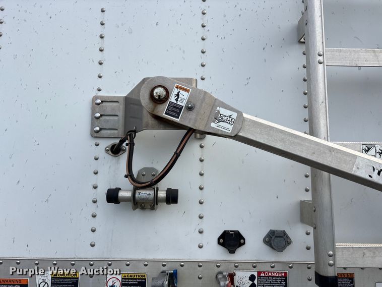 image for item YA2749 2018 Wilson DWH-650 grain trailer