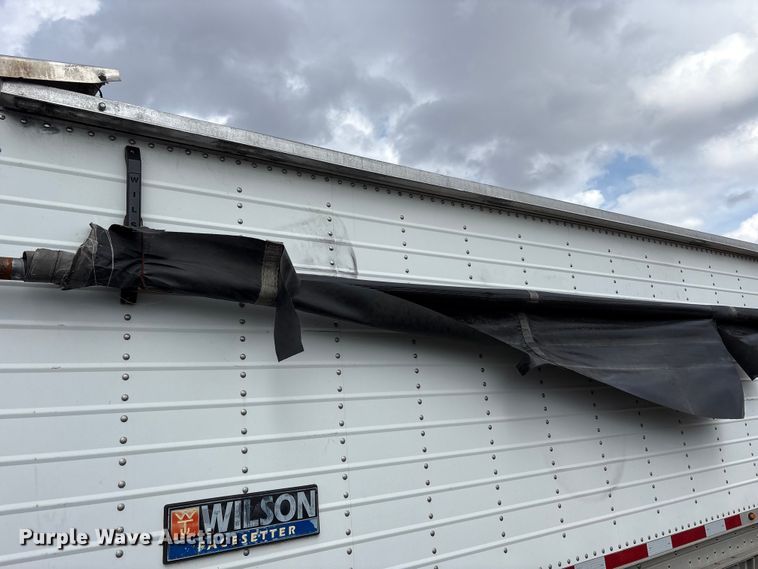 image for item YA2749 2018 Wilson DWH-650 grain trailer
