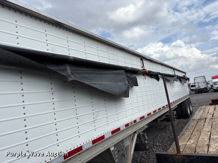 image for item YA2749 2018 Wilson DWH-650 grain trailer