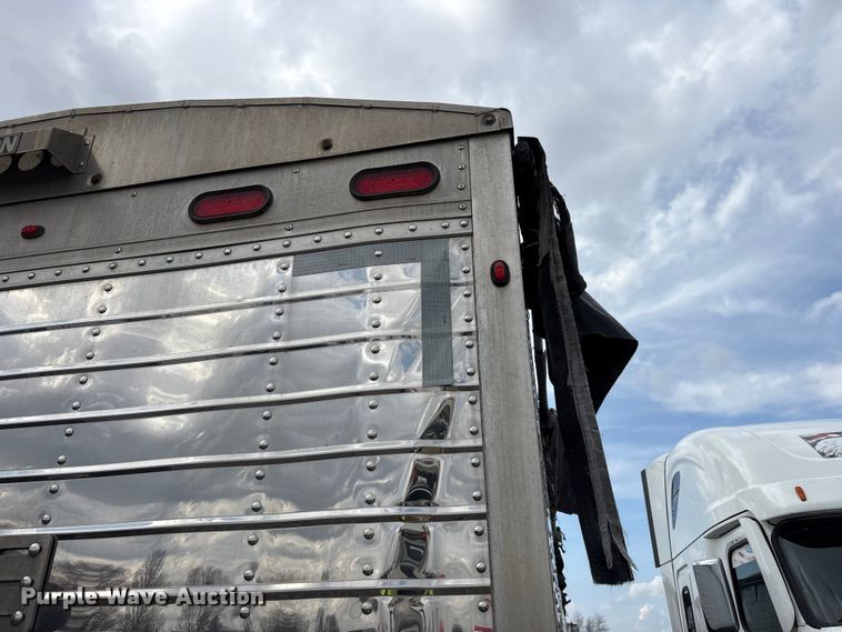 image for item YA2749 2018 Wilson DWH-650 grain trailer