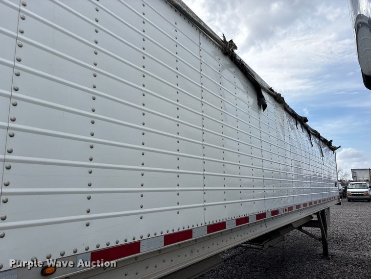 image for item YA2749 2018 Wilson DWH-650 grain trailer
