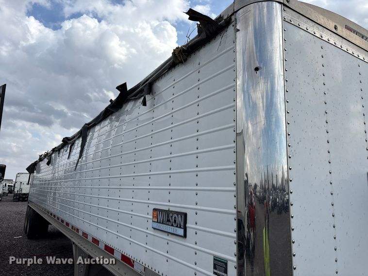 image for item YA2749 2018 Wilson DWH-650 grain trailer