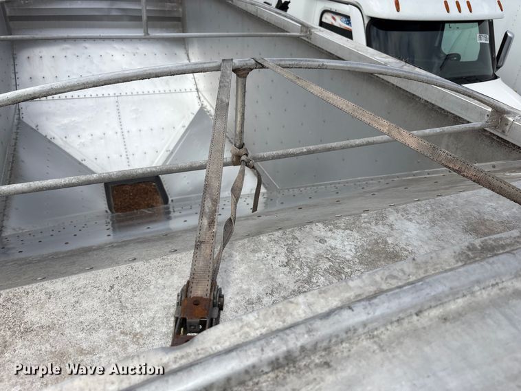 image for item YA2749 2018 Wilson DWH-650 grain trailer