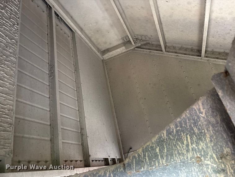 image for item YA2749 2018 Wilson DWH-650 grain trailer