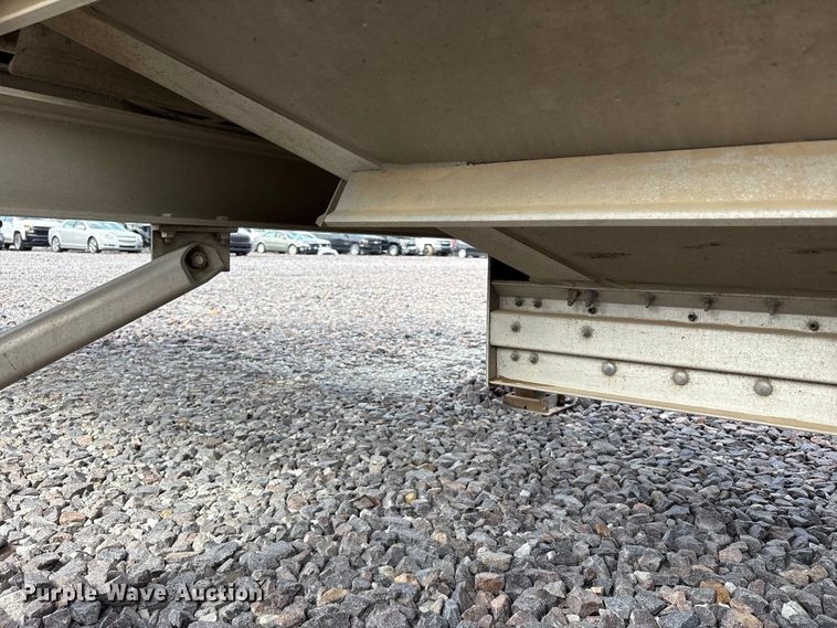 image for item YA2749 2018 Wilson DWH-650 grain trailer