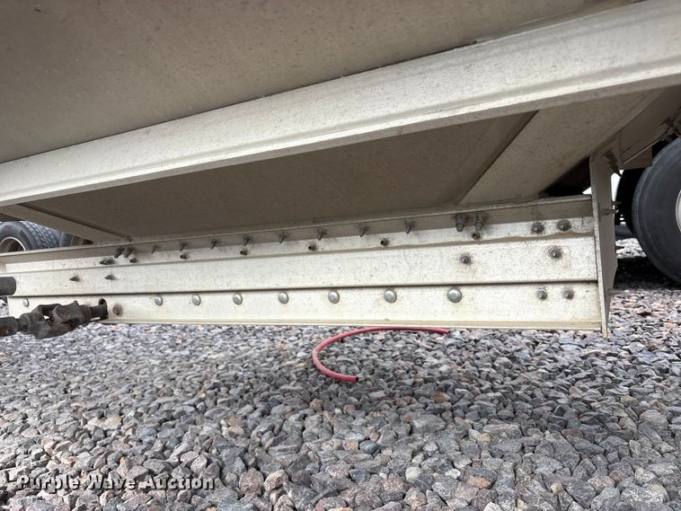 image for item YA2749 2018 Wilson DWH-650 grain trailer