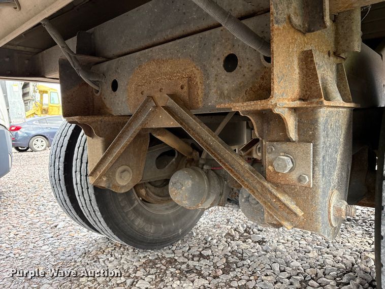 image for item YA2749 2018 Wilson DWH-650 grain trailer