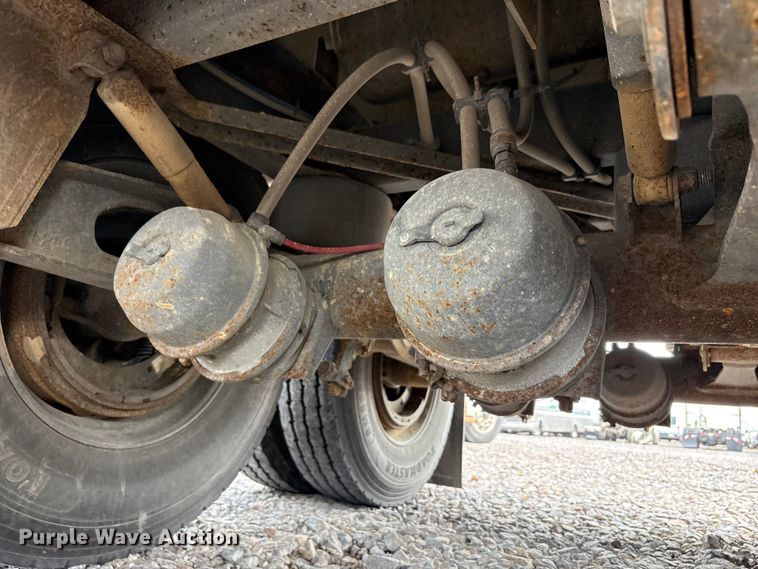 image for item YA2749 2018 Wilson DWH-650 grain trailer