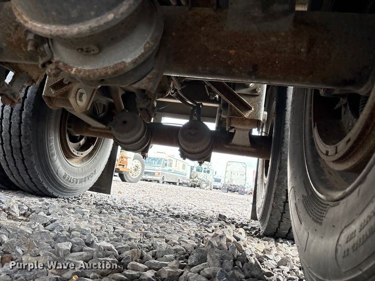 image for item YA2749 2018 Wilson DWH-650 grain trailer