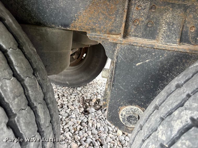 image for item YA2749 2018 Wilson DWH-650 grain trailer