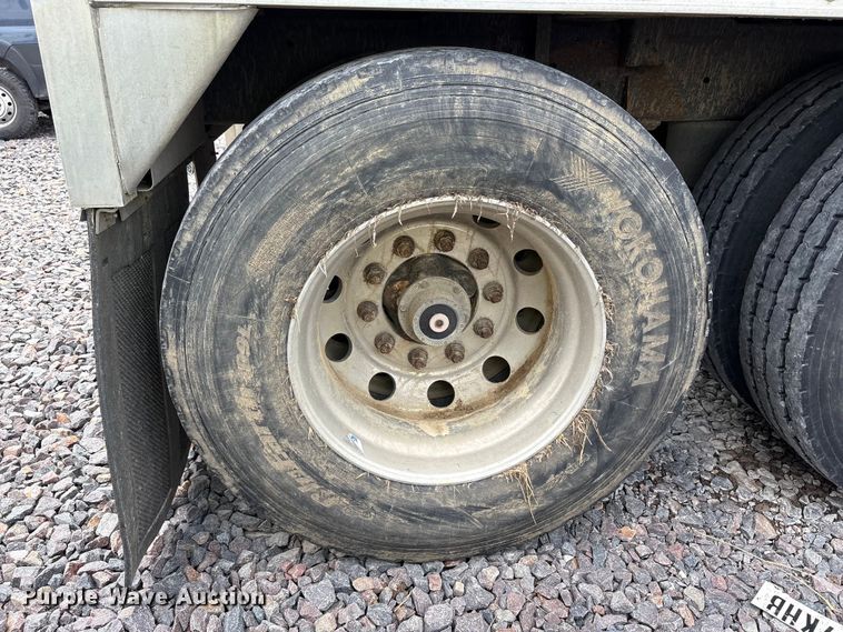 image for item YA2749 2018 Wilson DWH-650 grain trailer