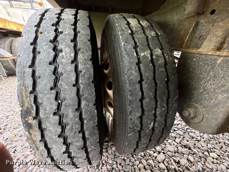 image for item YA2749 2018 Wilson DWH-650 grain trailer