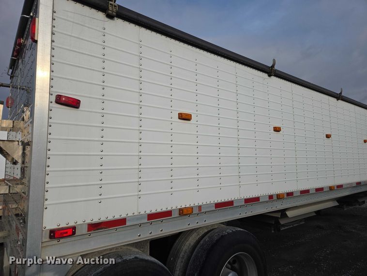 image for item YA2754 2010 Wilson DWH-550 grain trailer