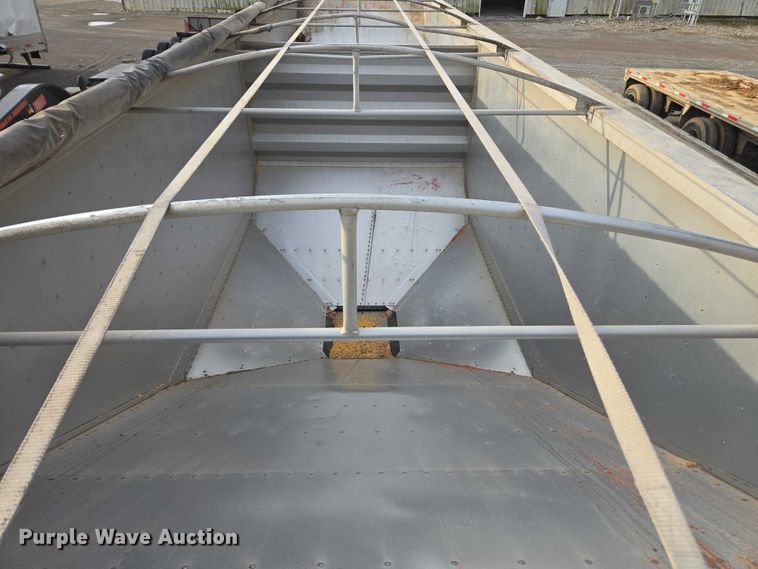 image for item YA2754 2010 Wilson DWH-550 grain trailer