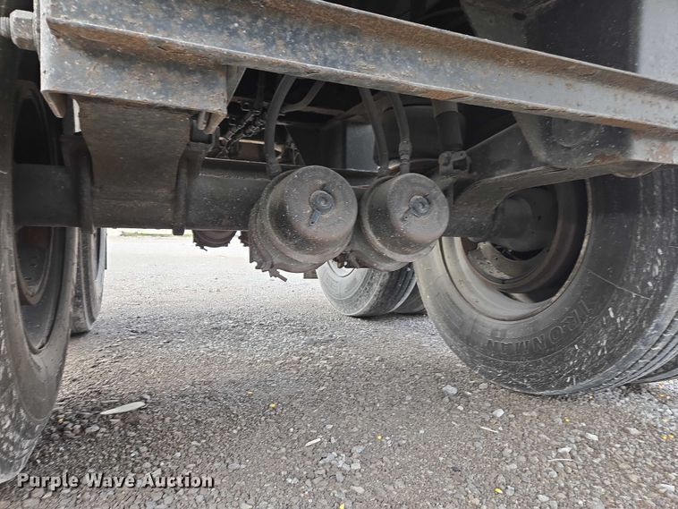 image for item YA2754 2010 Wilson DWH-550 grain trailer