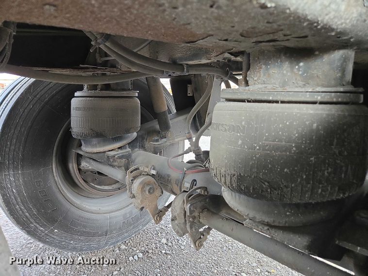 image for item YA2754 2010 Wilson DWH-550 grain trailer