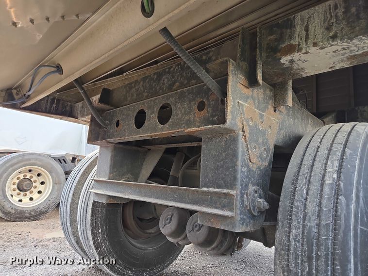 image for item YA2754 2010 Wilson DWH-550 grain trailer