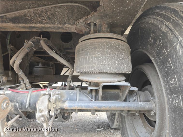 image for item YA2754 2010 Wilson DWH-550 grain trailer