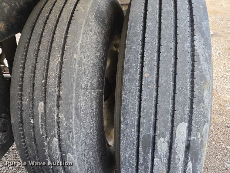 image for item YA2754 2010 Wilson DWH-550 grain trailer