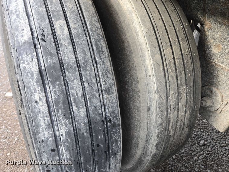 image for item YA2754 2010 Wilson DWH-550 grain trailer