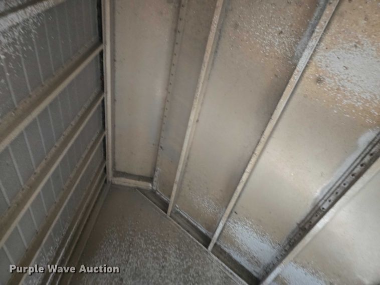 image for item YA2754 2010 Wilson DWH-550 grain trailer