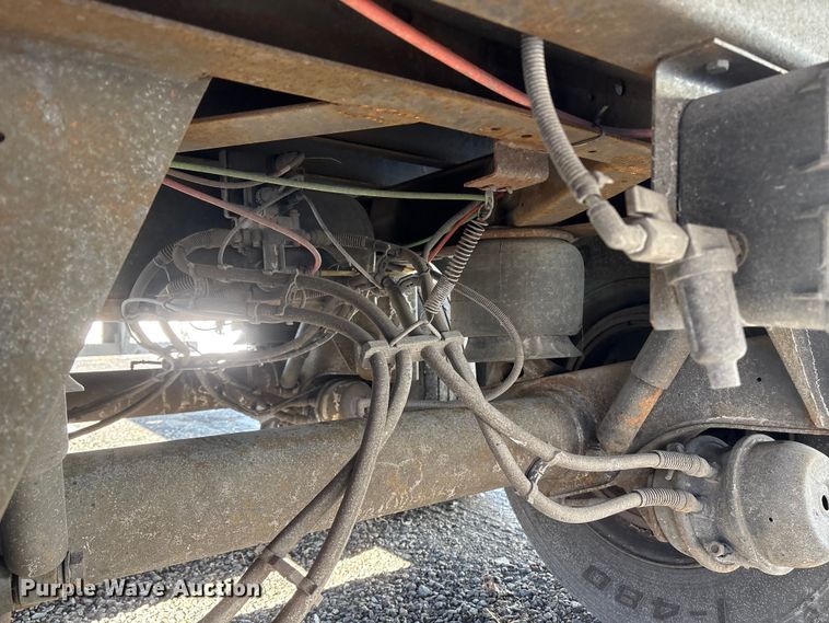 image for item YA6114 2015 Vanguard MaxCube dry van trailer