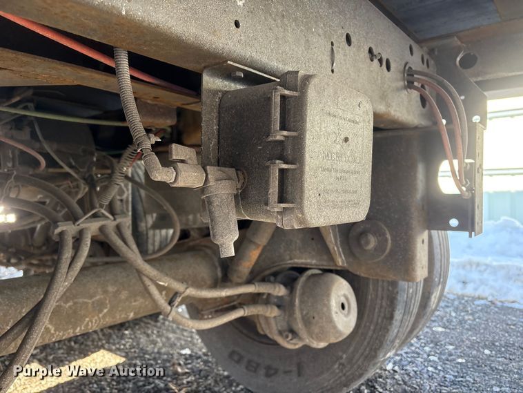 image for item YA6114 2015 Vanguard MaxCube dry van trailer