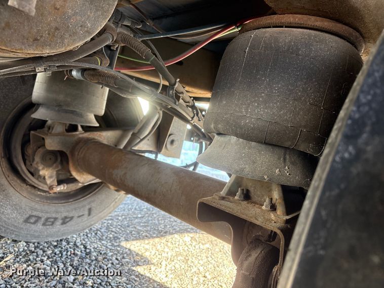 image for item YA6114 2015 Vanguard MaxCube dry van trailer