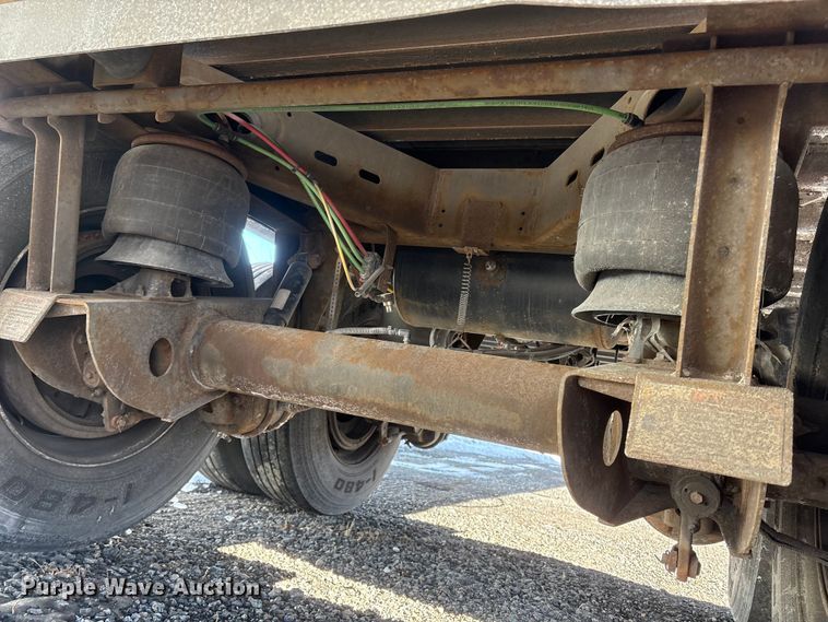 image for item YA6114 2015 Vanguard MaxCube dry van trailer