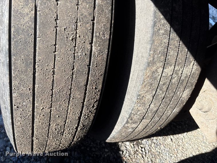 image for item YA6114 2015 Vanguard MaxCube dry van trailer