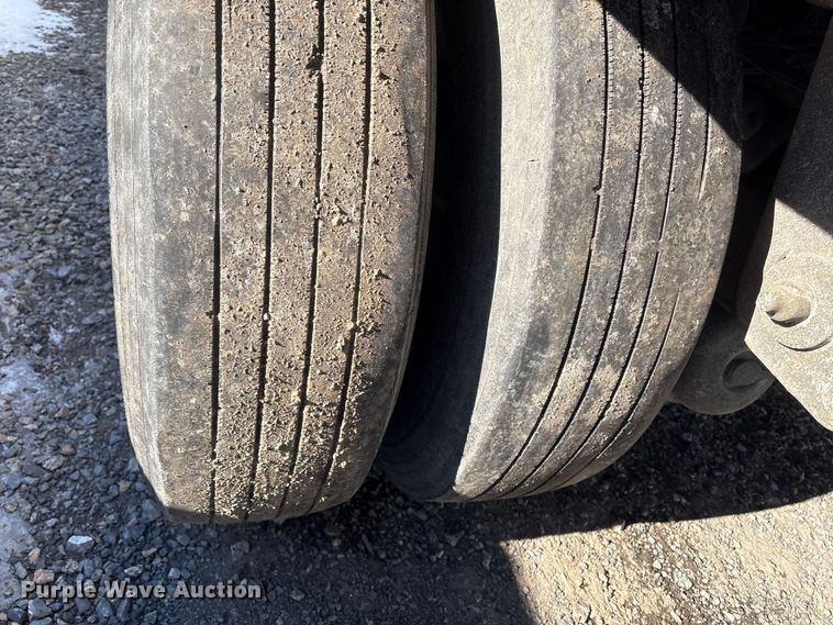 image for item YA6114 2015 Vanguard MaxCube dry van trailer