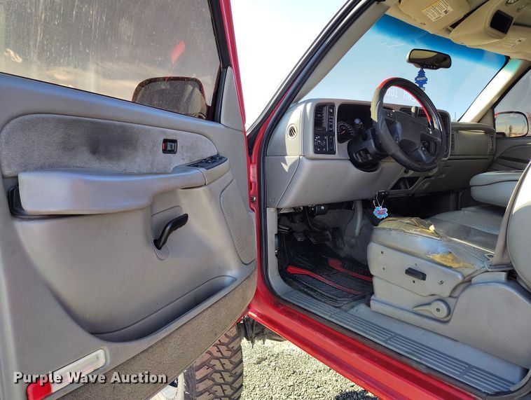 image for item BI9756 2003 GMC Sierra 1500 Ext. Cab pickup truck