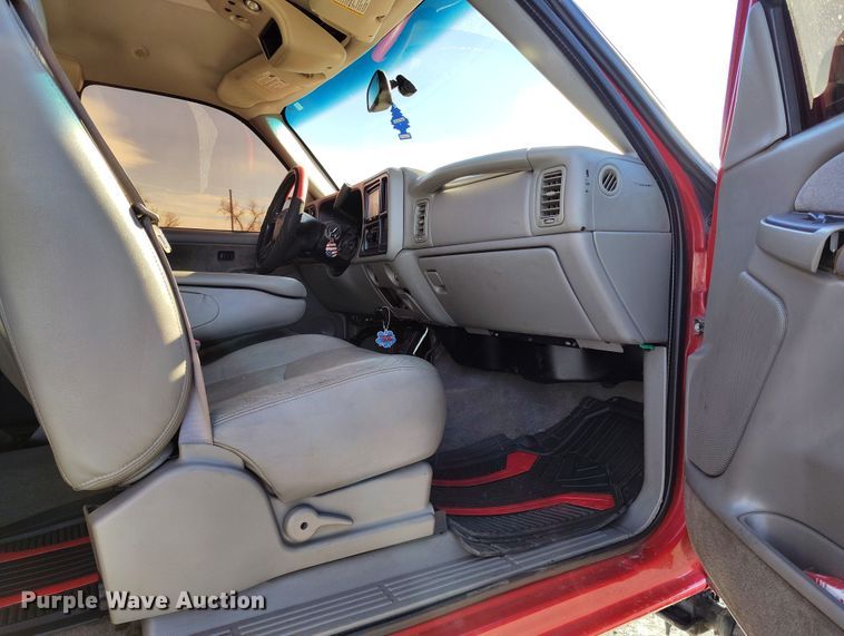 image for item BI9756 2003 GMC Sierra 1500 Ext. Cab pickup truck