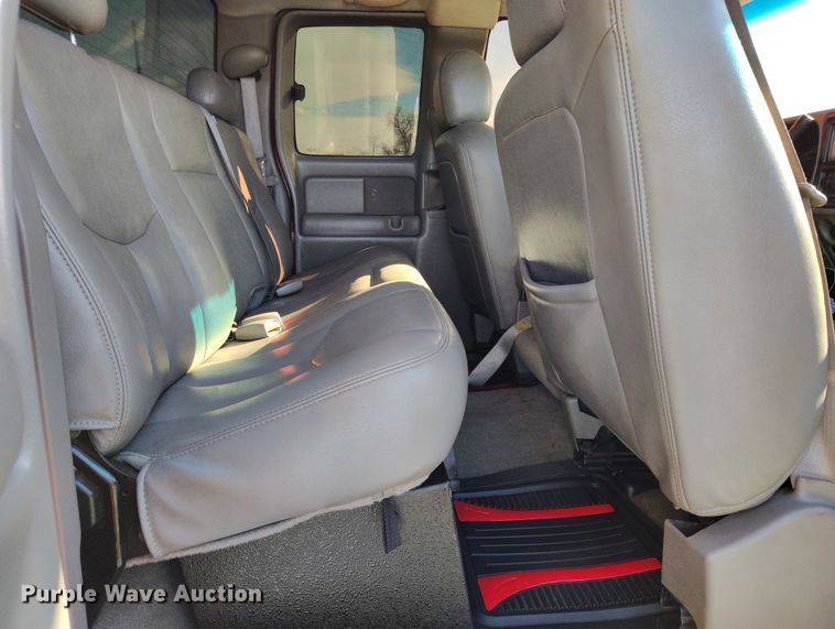 image for item BI9756 2003 GMC Sierra 1500 Ext. Cab pickup truck