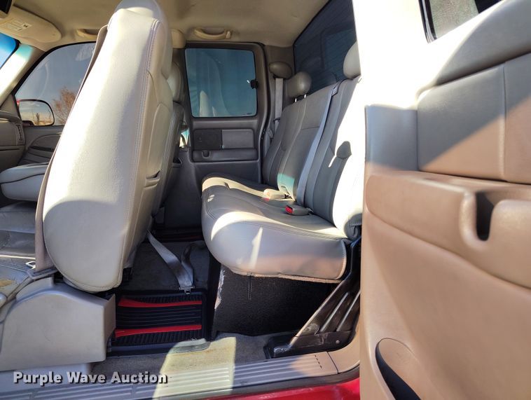 image for item BI9756 2003 GMC Sierra 1500 Ext. Cab pickup truck