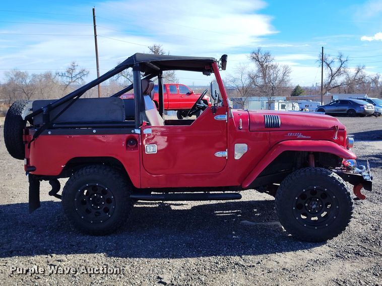 image for item BI9757 1961 Toyota FJ 40 Land Cruiser SUV