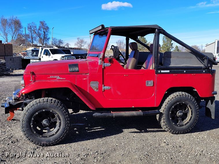 image for item BI9757 1961 Toyota FJ 40 Land Cruiser SUV